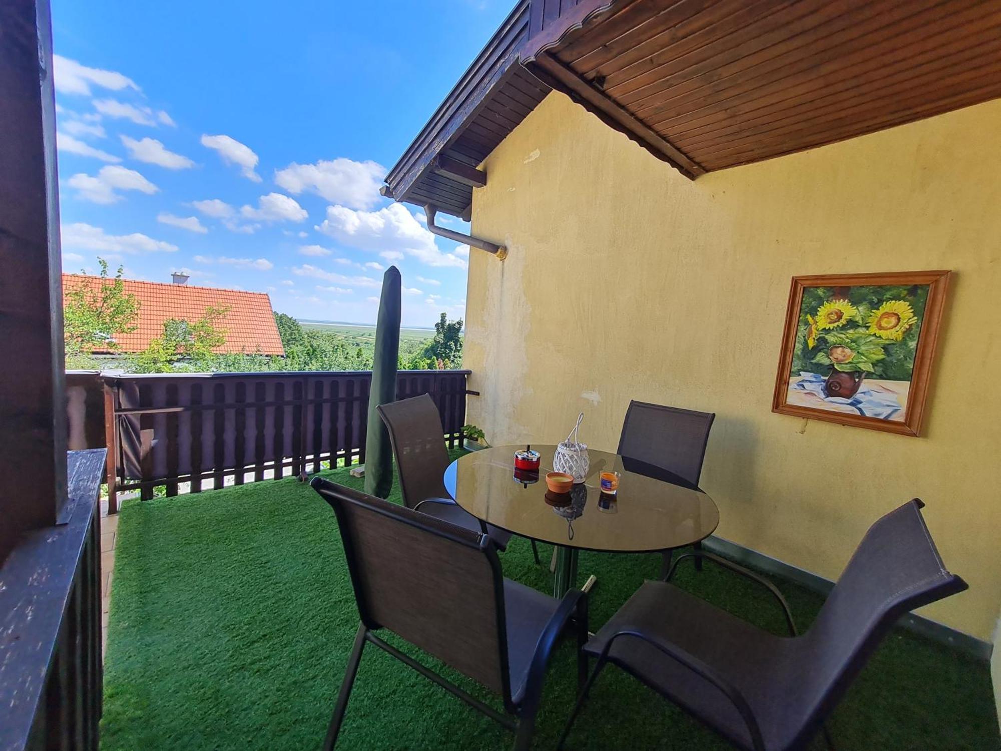 Ferienwohnungen Oedenburgerhof Mörbisch am See Exteriör bild